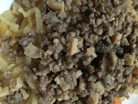 高野豆腐入りそぼろと切り干し大根のどんぶり